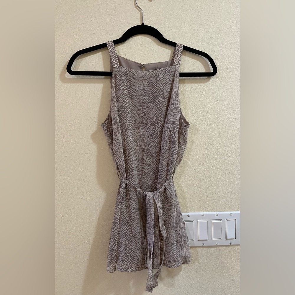 Banana Republic. Gray Animal Print Boat Neck Blouse. Extra Small.